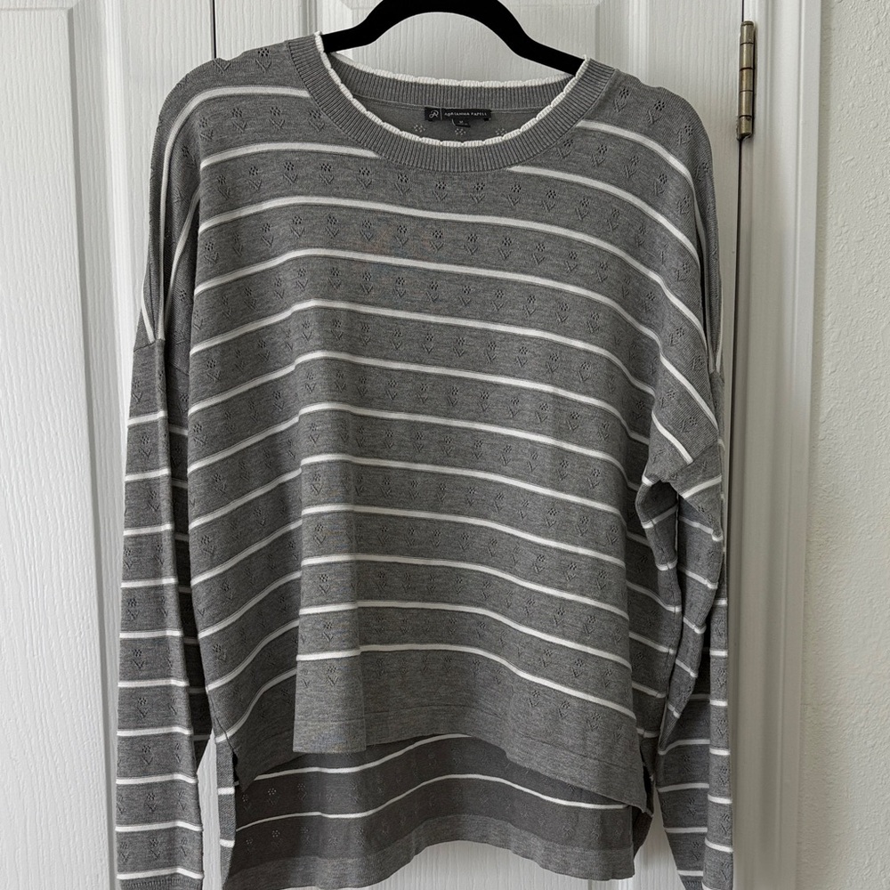 Adrianna Papell Gray White Striped Lightweight Sweater Pullover Size M